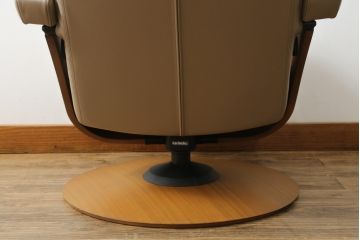 中古　カリモク家具(karimoku)　ザ・ファースト(THE FIRST)　RU71　上質なくつろぎの時間を演出するリクライニングチェア(リクライニングソファ、リクライナー、アームチェア、回転チェア、1人掛け、一人掛け)(R-075773)