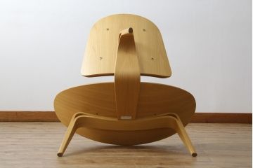 中古　オーク材　本革(レザー)　CARL HANSEN & SON(カール・ハンセン&サン) Hans J Wegner(ハンス・J・ウェグナー)デザイン　CH07　独創的なデザインが目を惹くシェルチェア(イス、椅子、ダイニングチェア、サロンチェア、イージーチェア、北欧)(定価約50万円)(R-075775)です。
