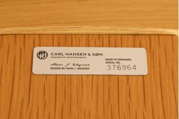 中古　オーク材　本革(レザー)　CARL HANSEN & SON(カール・ハンセン&サン) Hans J Wegner(ハンス・J・ウェグナー)デザイン　CH07　独創的なデザインが目を惹くシェルチェア(イス、椅子、ダイニングチェア、サロンチェア、イージーチェア、北欧)(定価約50万円)(R-075775)です。