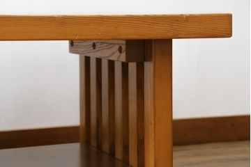 和製ビンテージ　天板肥松一枚板　美しい木目とスタイリッシュなデザインが目を惹くローテーブル(座卓、センターテーブル、リビングテーブル、ヴィンテージ)(R-075776)