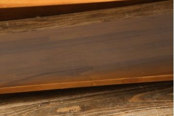 和製ビンテージ　天板肥松一枚板　美しい木目とスタイリッシュなデザインが目を惹くローテーブル(座卓、センターテーブル、リビングテーブル、ヴィンテージ)(R-075776)