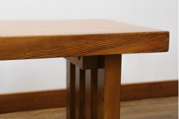 和製ビンテージ　天板肥松一枚板　美しい木目とスタイリッシュなデザインが目を惹くローテーブル(座卓、センターテーブル、リビングテーブル、ヴィンテージ)(R-075776)