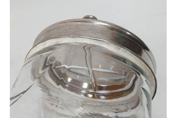 アンティーク雑貨　レトロな空間づくりにおすすめのガラス瓶(ガラスビン、菓子瓶、たばこ瓶、タバコ瓶、T.SAITO SYOUTEN、商店)(R-075778)