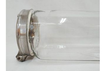 アンティーク雑貨　レトロな空間づくりにおすすめのガラス瓶(ガラスビン、菓子瓶、たばこ瓶、タバコ瓶、T.SAITO SYOUTEN、商店)(R-075778)