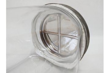 アンティーク雑貨　レトロな空間づくりにおすすめのガラス瓶(ガラスビン、菓子瓶、たばこ瓶、タバコ瓶、T.SAITO SYOUTEN、商店)(R-075779)