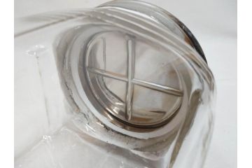 アンティーク雑貨　レトロな空間づくりにおすすめのガラス瓶(ガラスビン、菓子瓶、たばこ瓶、タバコ瓶、T.SAITO SYOUTEN、商店)(R-075781)