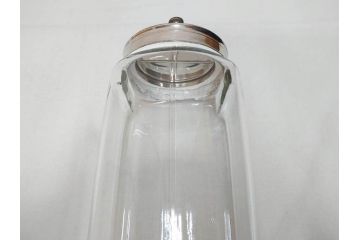 アンティーク雑貨　レトロな空間づくりにおすすめのガラス瓶(ガラスビン、菓子瓶、たばこ瓶、タバコ瓶、T.SAITO SYOUTEN、商店)(R-075782)