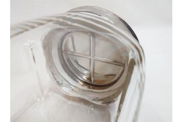 アンティーク雑貨　レトロな空間づくりにおすすめのガラス瓶(ガラスビン、菓子瓶、たばこ瓶、タバコ瓶、T.SAITO SYOUTEN、商店)(R-075783)