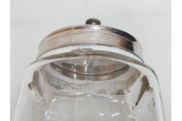 アンティーク雑貨　レトロな空間づくりにおすすめのガラス瓶(ガラスビン、菓子瓶、たばこ瓶、タバコ瓶、T.SAITO SYOUTEN、商店)(R-075783)