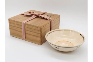 永楽善五郎　絵高麗写　約16cm　5.1寸　優しい色合いが上品な和の雰囲気を醸し出す茶碗(茶道具、茶器、和食器、共箱付き、五寸一分)(R-075785)