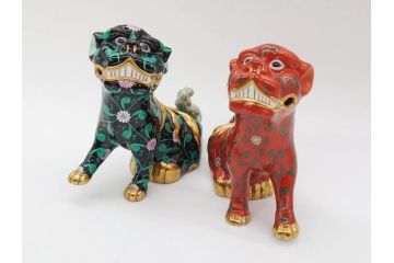 ヘレンド　ハンガリー　HEREND HVNGARY　シノワズリシリーズ　狛犬ペア　西安の黒・赤　右足・左足上げ　2点セット(こまいぬ、手描き、磁器、置物、飾り物、獅子、しし、シシ、HUNGARY)(R-075787)