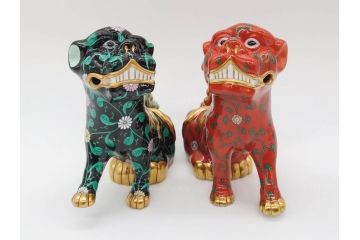 ヘレンド　ハンガリー　HEREND HVNGARY　シノワズリシリーズ　狛犬ペア　西安の黒・赤　右足・左足上げ　2点セット(こまいぬ、手描き、磁器、置物、飾り物、獅子、しし、シシ、HUNGARY)(R-075787)