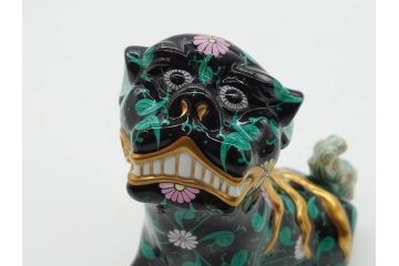 ヘレンド　ハンガリー　HEREND HVNGARY　シノワズリシリーズ　狛犬ペア　西安の黒・赤　右足・左足上げ　2点セット(こまいぬ、手描き、磁器、置物、飾り物、獅子、しし、シシ、HUNGARY)(R-075787)