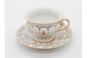 ドイツ　マイセン　Meissen　金彩　宮廷の小花　Xフォーム　ゴールドの装飾が優美な印象を与えるトリオセット(散らし小花、カップ&ソーサー、C&S、プレート、皿、洋食器)(R-075788)