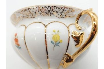 ドイツ　マイセン　Meissen　金彩　宮廷の小花　Xフォーム　ゴールドの装飾が優美な印象を与えるトリオセット(散らし小花、カップ&ソーサー、C&S、プレート、皿、洋食器)(R-075788)