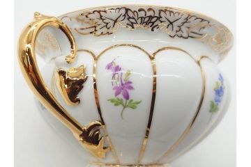 ドイツ　マイセン　Meissen　金彩　宮廷の小花　Xフォーム　ゴールドの装飾が優美な印象を与えるトリオセット(散らし小花、カップ&ソーサー、C&S、プレート、皿、洋食器)(R-075788)