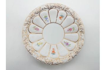 ドイツ　マイセン　Meissen　金彩　宮廷の小花　Xフォーム　ゴールドの装飾が優美な印象を与えるトリオセット(散らし小花、カップ&ソーサー、C&S、プレート、皿、洋食器)(R-075788)