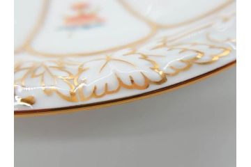 ドイツ　マイセン　Meissen　金彩　宮廷の小花　Xフォーム　ゴールドの装飾が優美な印象を与えるトリオセット(散らし小花、カップ&ソーサー、C&S、プレート、皿、洋食器)(R-075788)