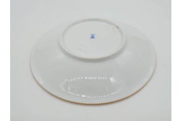 ドイツ　マイセン　Meissen　金彩　宮廷の小花　Xフォーム　ゴールドの装飾が優美な印象を与えるトリオセット(散らし小花、カップ&ソーサー、C&S、プレート、皿、洋食器)(R-075788)