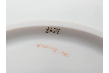 ドイツ　マイセン　Meissen　金彩　宮廷の小花　Xフォーム　ゴールドの装飾が優美な印象を与えるトリオセット(散らし小花、カップ&ソーサー、C&S、プレート、皿、洋食器)(R-075788)
