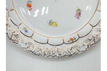ドイツ　マイセン　Meissen　金彩　宮廷の小花　Xフォーム　ゴールドの装飾が優美な印象を与えるトリオセット(散らし小花、カップ&ソーサー、C&S、プレート、皿、洋食器)(R-075788)