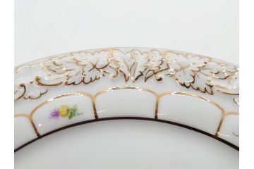 ドイツ　マイセン　Meissen　金彩　宮廷の小花　Xフォーム　ゴールドの装飾が優美な印象を与えるトリオセット(散らし小花、カップ&ソーサー、C&S、プレート、皿、洋食器)(R-075788)