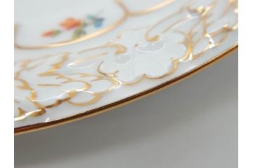 ドイツ　マイセン　Meissen　金彩　宮廷の小花　Xフォーム　ゴールドの装飾が優美な印象を与えるトリオセット(散らし小花、カップ&ソーサー、C&S、プレート、皿、洋食器)(R-075788)