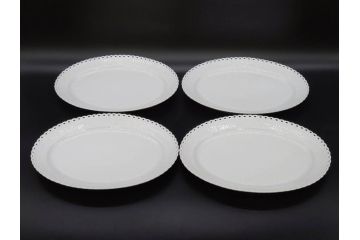 稀少　デンマーク　ROYAL COPENHAGEN(ロイヤルコペンハーゲン)　White Fluted Full Lace　ホワイトフルーテッド フルレース　美しいデザインが優雅さを演出するプレート4枚セット(皿、洋食器)(R-075791)