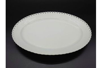 稀少　デンマーク　ROYAL COPENHAGEN(ロイヤルコペンハーゲン)　White Fluted Full Lace　ホワイトフルーテッド フルレース　美しいデザインが優雅さを演出するプレート4枚セット(皿、洋食器)(R-075791)