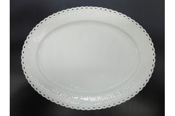 稀少　デンマーク　ROYAL COPENHAGEN(ロイヤルコペンハーゲン)　White Fluted Full Lace　ホワイトフルーテッド フルレース　美しいデザインが優雅さを演出するプレート4枚セット(皿、洋食器)(R-075791)