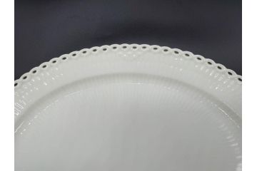 稀少　デンマーク　ROYAL COPENHAGEN(ロイヤルコペンハーゲン)　White Fluted Full Lace　ホワイトフルーテッド フルレース　美しいデザインが優雅さを演出するプレート4枚セット(皿、洋食器)(R-075791)