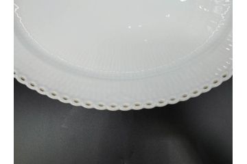 稀少　デンマーク　ROYAL COPENHAGEN(ロイヤルコペンハーゲン)　White Fluted Full Lace　ホワイトフルーテッド フルレース　美しいデザインが優雅さを演出するプレート4枚セット(皿、洋食器)(R-075791)