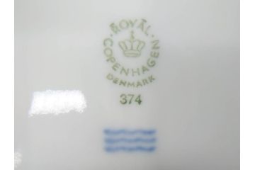 稀少　デンマーク　ROYAL COPENHAGEN(ロイヤルコペンハーゲン)　White Fluted Full Lace　ホワイトフルーテッド フルレース　美しいデザインが優雅さを演出するプレート4枚セット(皿、洋食器)(R-075791)
