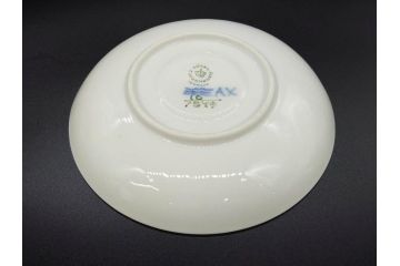 デンマーク　ROYAL COPENHAGEN(ロイヤルコペンハーゲン)　ホワイトフルーテッド ハーフレース　ブルーフラワー カーブ　ハイハンドル 気品漂う佇まいが魅力のカップ&ソーサー3客セット(White Fluted、C&S、洋食器)(R-075792)