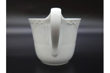 デンマーク　ROYAL COPENHAGEN(ロイヤルコペンハーゲン)　ホワイトフルーテッド ハーフレース　ブルーフラワー カーブ　ハイハンドル 気品漂う佇まいが魅力のカップ&ソーサー3客セット(White Fluted、C&S、洋食器)(R-075792)