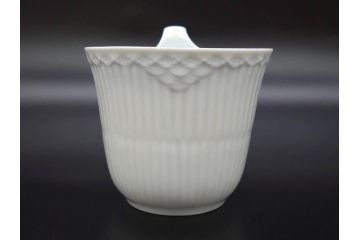 デンマーク　ROYAL COPENHAGEN(ロイヤルコペンハーゲン)　ホワイトフルーテッド ハーフレース　ブルーフラワー カーブ　ハイハンドル 気品漂う佇まいが魅力のカップ&ソーサー3客セット(White Fluted、C&S、洋食器)(R-075792)