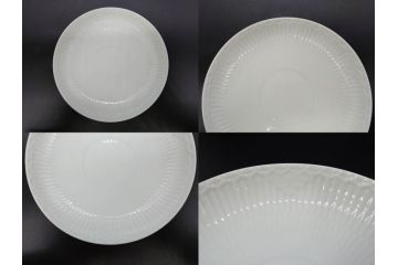 デンマーク　ROYAL COPENHAGEN(ロイヤルコペンハーゲン)　ホワイトフルーテッド ハーフレース　ブルーフラワー カーブ　ハイハンドル 気品漂う佇まいが魅力のカップ&ソーサー3客セット(White Fluted、C&S、洋食器)(R-075792)