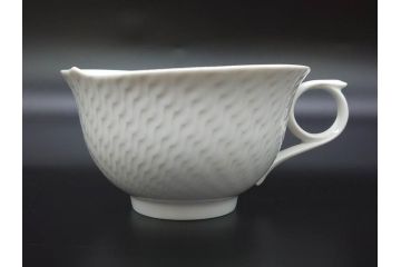 ドイツ　マイセン　Meissen　波の戯れ　ホワイト　さざ波のようなデザインが素敵なマグ4客・ティーカップ&ソーサー4客(C&S、マグカップ、洋食器)(R-075794)