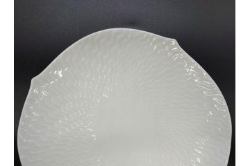 ドイツ　マイセン　Meissen　波の戯れ　ホワイト　さざ波のようなデザインが素敵なマグ4客・ティーカップ&ソーサー4客(C&S、マグカップ、洋食器)(R-075794)