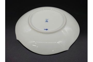 ドイツ　マイセン　Meissen　波の戯れ　ホワイト　さざ波のようなデザインが素敵なマグ4客・ティーカップ&ソーサー4客(C&S、マグカップ、洋食器)(R-075794)