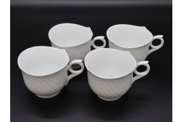 ドイツ　マイセン　Meissen　波の戯れ　ホワイト　さざ波のようなデザインが素敵なマグ4客・ティーカップ&ソーサー4客(C&S、マグカップ、洋食器)(R-075794)