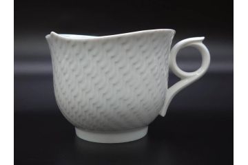 ドイツ　マイセン　Meissen　波の戯れ　ホワイト　さざ波のようなデザインが素敵なマグ4客・ティーカップ&ソーサー4客(C&S、マグカップ、洋食器)(R-075794)