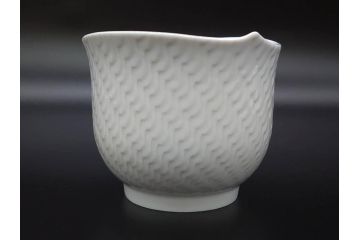 ドイツ　マイセン　Meissen　波の戯れ　ホワイト　さざ波のようなデザインが素敵なマグ4客・ティーカップ&ソーサー4客(C&S、マグカップ、洋食器)(R-075794)