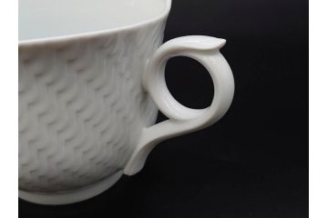 ドイツ　マイセン　Meissen　波の戯れ　ホワイト　さざ波のようなデザインが素敵なマグ4客・ティーカップ&ソーサー4客(C&S、マグカップ、洋食器)(R-075794)