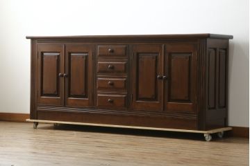 中古　美品　松本民芸家具　特注サイズ　洗練された佇まいのクリデンザサイドボード(クレデンザ、リビングボード、収納棚、戸棚)(R-075809)