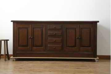 中古　美品　松本民芸家具　特注サイズ　洗練された佇まいのクリデンザサイドボード(クレデンザ、リビングボード、収納棚、戸棚)(R-075809)