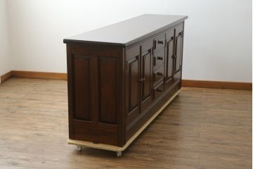 中古　美品　松本民芸家具　特注サイズ　洗練された佇まいのクリデンザサイドボード(クレデンザ、リビングボード、収納棚、戸棚)(R-075809)