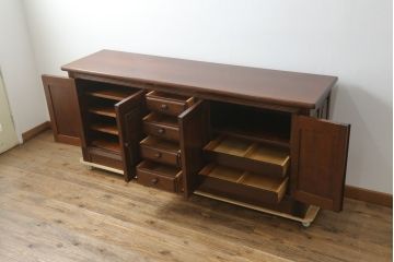 中古　美品　松本民芸家具　特注サイズ　洗練された佇まいのクリデンザサイドボード(クレデンザ、リビングボード、収納棚、戸棚)(R-075809)