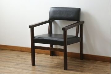 和製ビンテージ　松本民芸家具　特注　ナラ材　合皮　シンプルでスタイリッシュなアームチェア(ダイニングチェア、椅子、イス、ヴィンテージ)(R-075810)