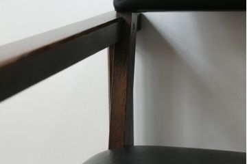 和製ビンテージ　松本民芸家具　特注　ナラ材　合皮　シンプルでスタイリッシュなアームチェア(ダイニングチェア、椅子、イス、ヴィンテージ)(R-075810)